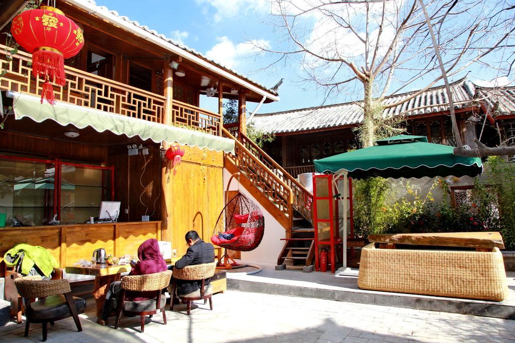 Runtong International Youth Hostel Lijiang  Exteriör bild