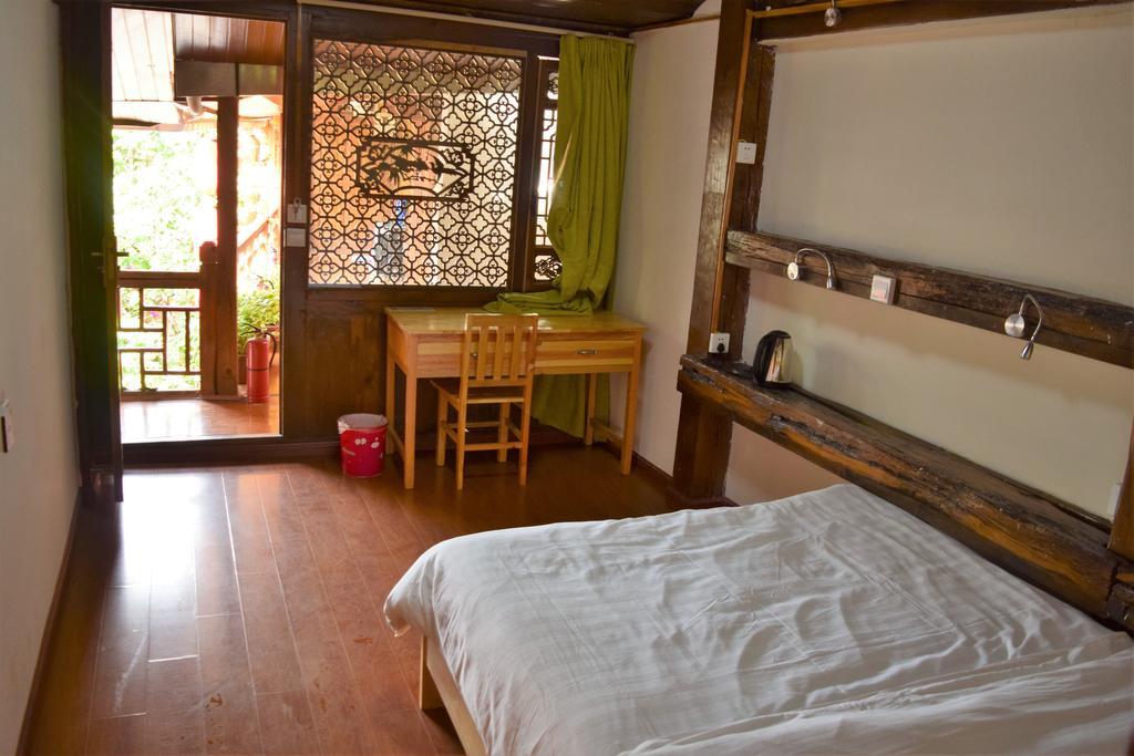 Runtong International Youth Hostel Lijiang  Exteriör bild
