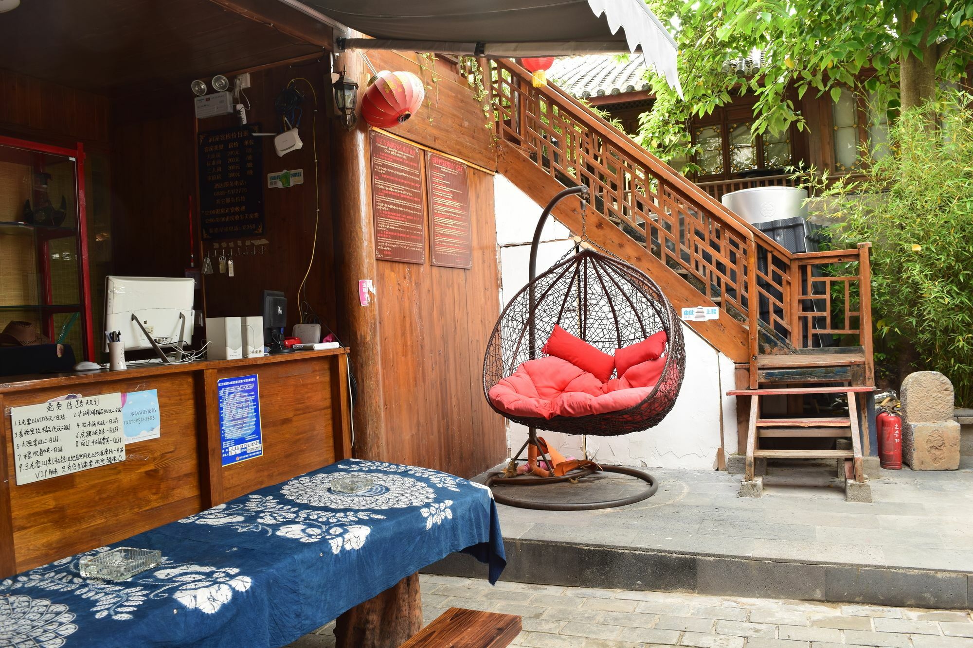 Runtong International Youth Hostel Lijiang  Exteriör bild